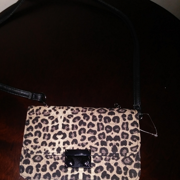Leopard flap shoulder bag - Picture 7 of 8